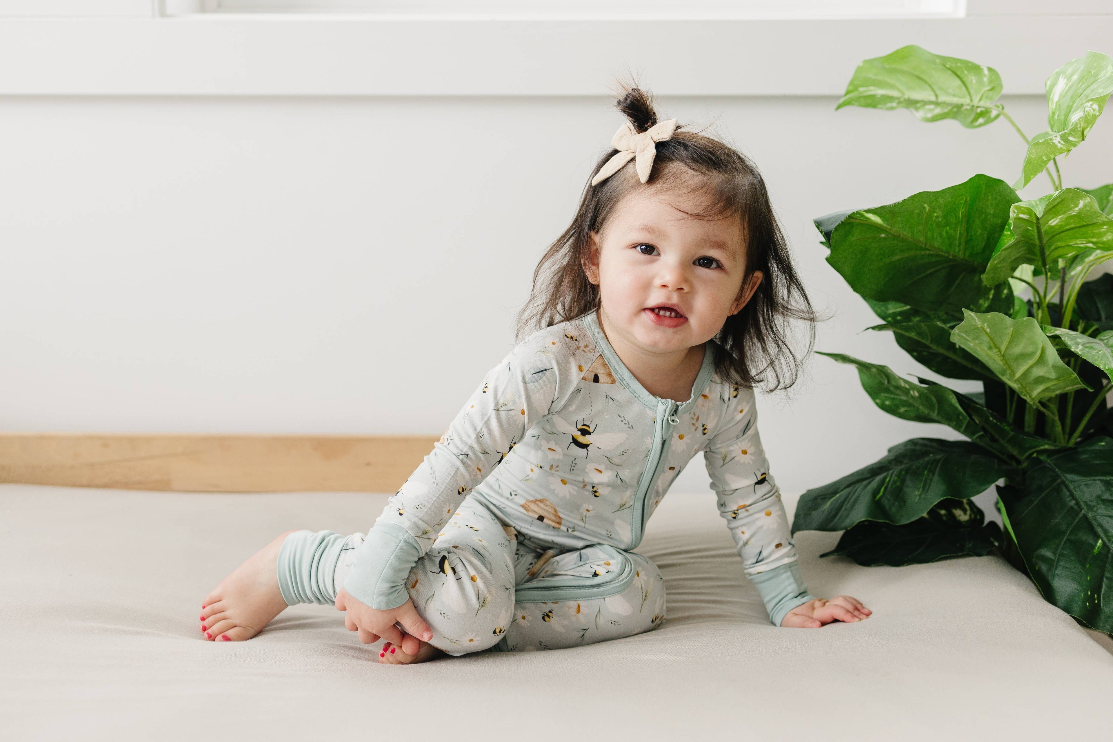 Sweet As Can Bee Bamboo Sleeper Girls